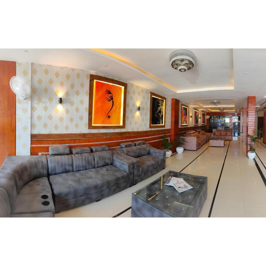 Hotel The Royal Bhumesh Katra  Exteriér fotografie