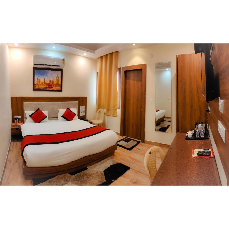 Hotel The Royal Bhumesh Katra  Exteriér fotografie